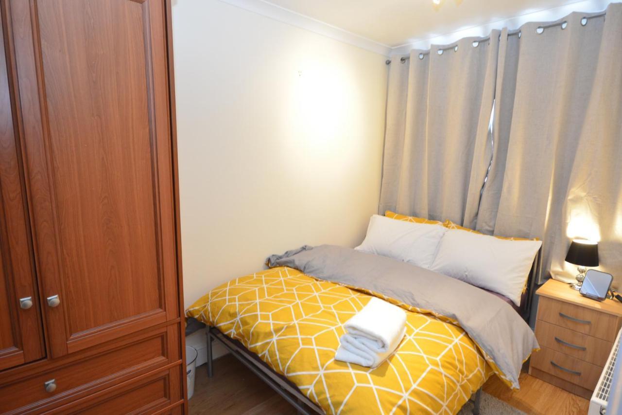 London Luxury 5 Bedroom House 2 Min Walk To The Tube Station Дагенъм Екстериор снимка