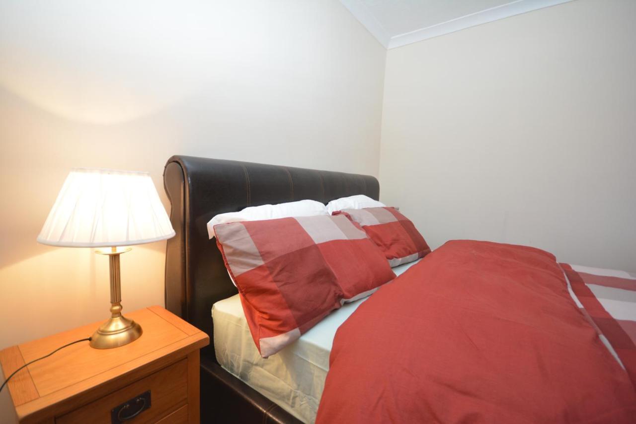 London Luxury 5 Bedroom House 2 Min Walk To The Tube Station Дагенъм Екстериор снимка
