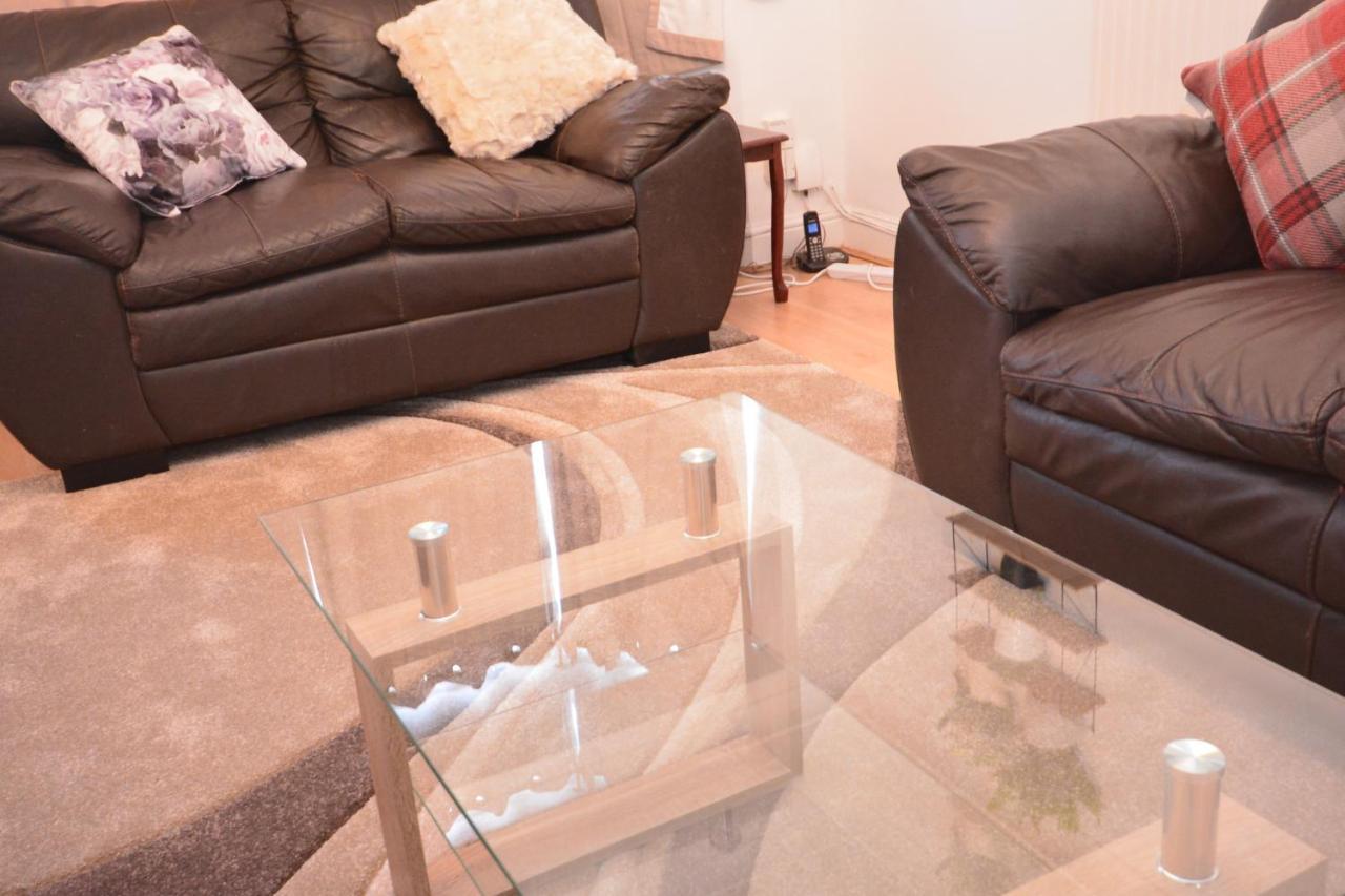London Luxury 5 Bedroom House 2 Min Walk To The Tube Station Дагенъм Екстериор снимка