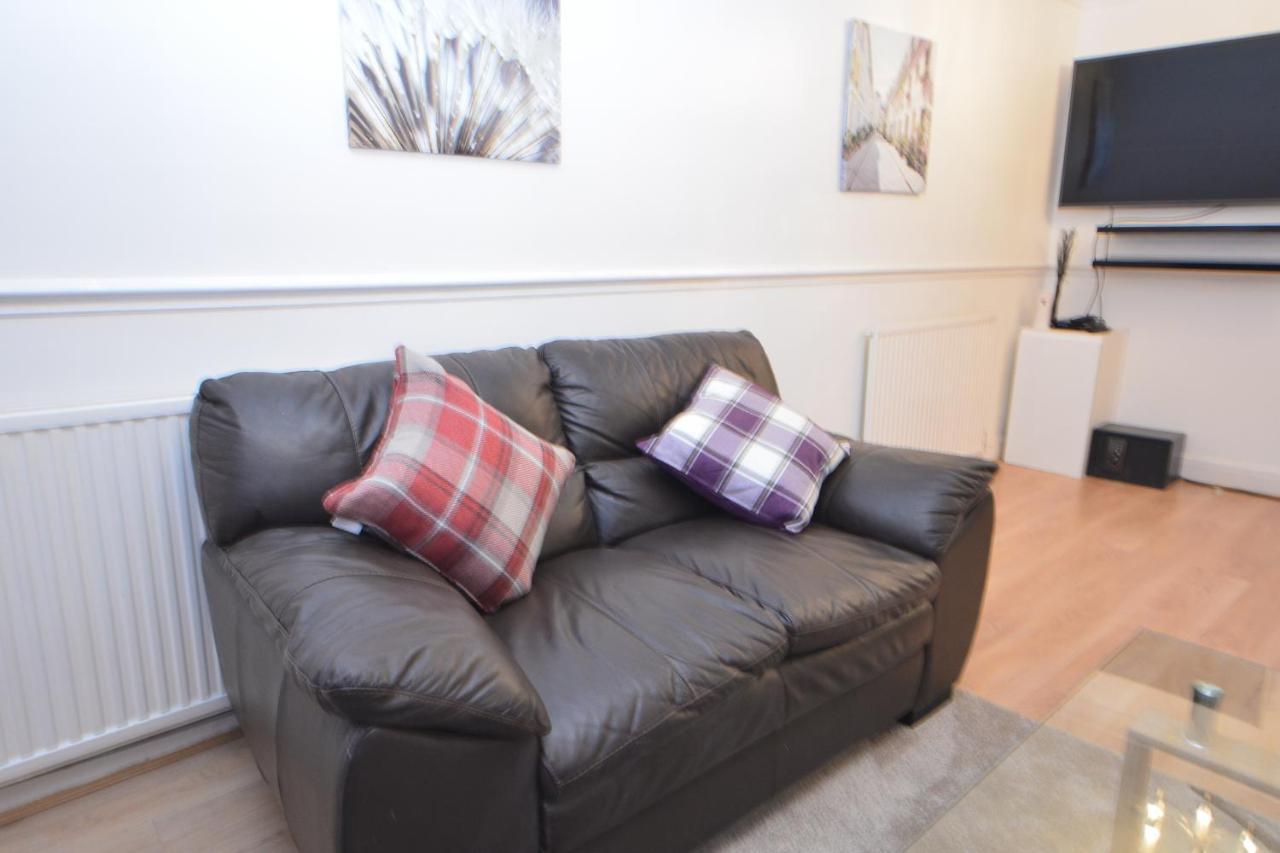 London Luxury 5 Bedroom House 2 Min Walk To The Tube Station Дагенъм Екстериор снимка