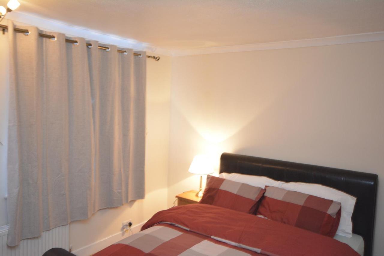 London Luxury 5 Bedroom House 2 Min Walk To The Tube Station Дагенъм Екстериор снимка