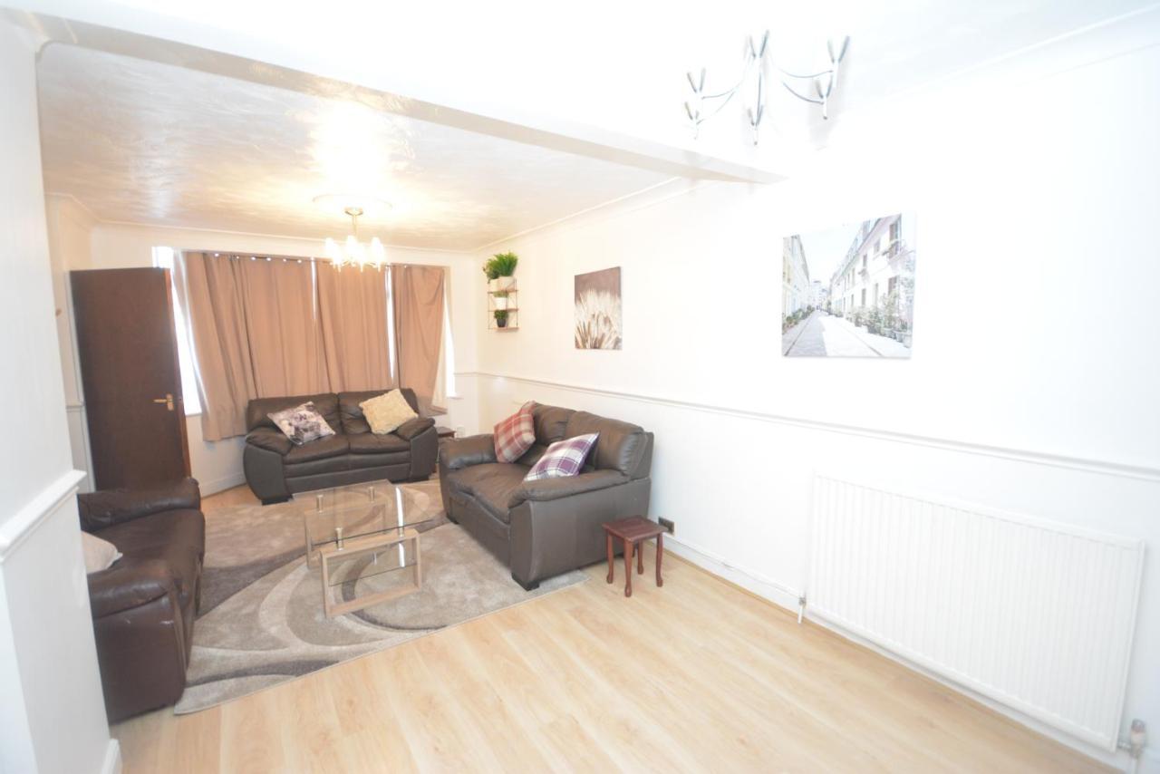 London Luxury 5 Bedroom House 2 Min Walk To The Tube Station Дагенъм Екстериор снимка
